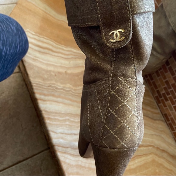 Chanel bronze boots 🌟RARE🌟 - Picture 7 of 15
